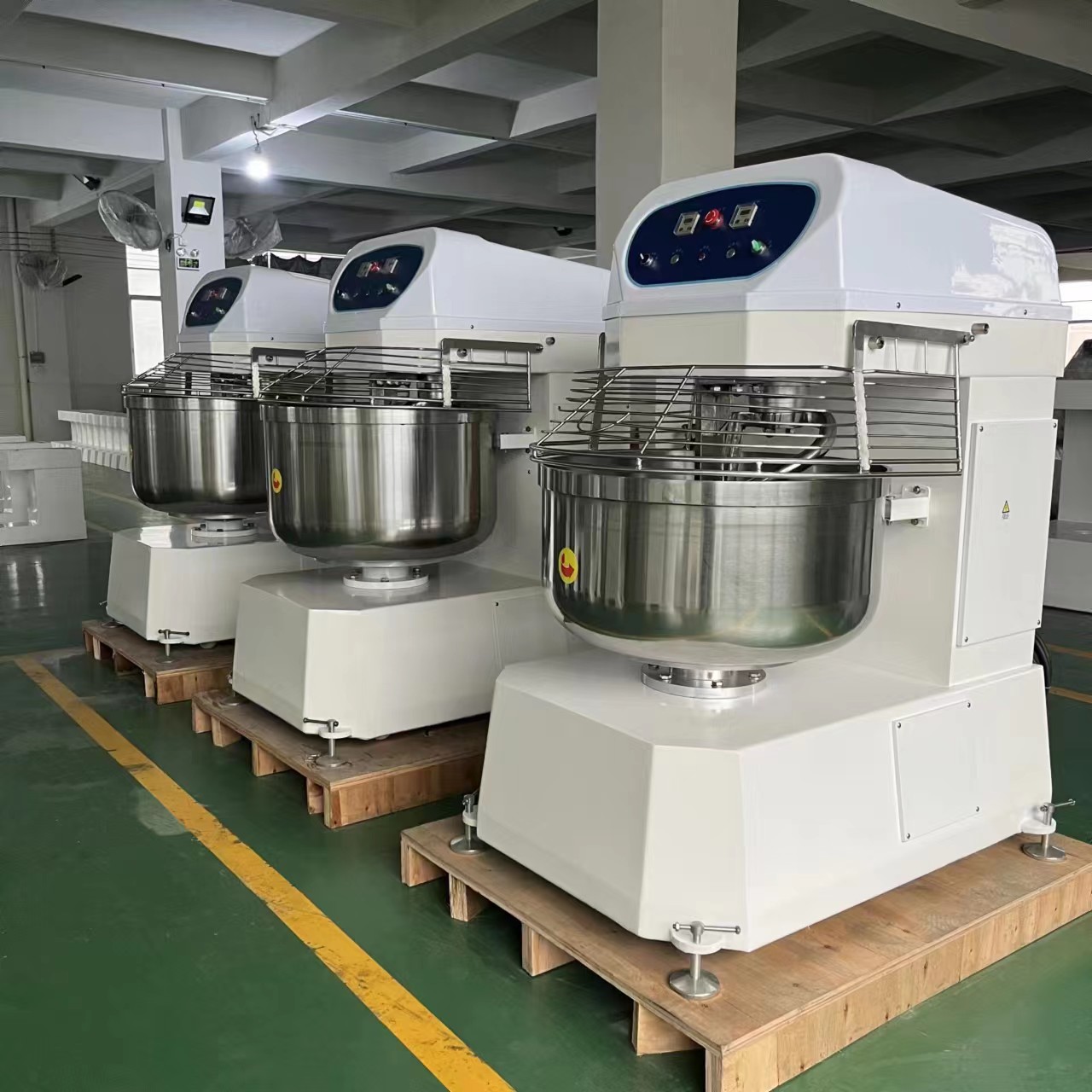Commercial Dough Mixer 100kg P - مراجعة Commercial Kitchen Mixers Dough Mixer وسعره