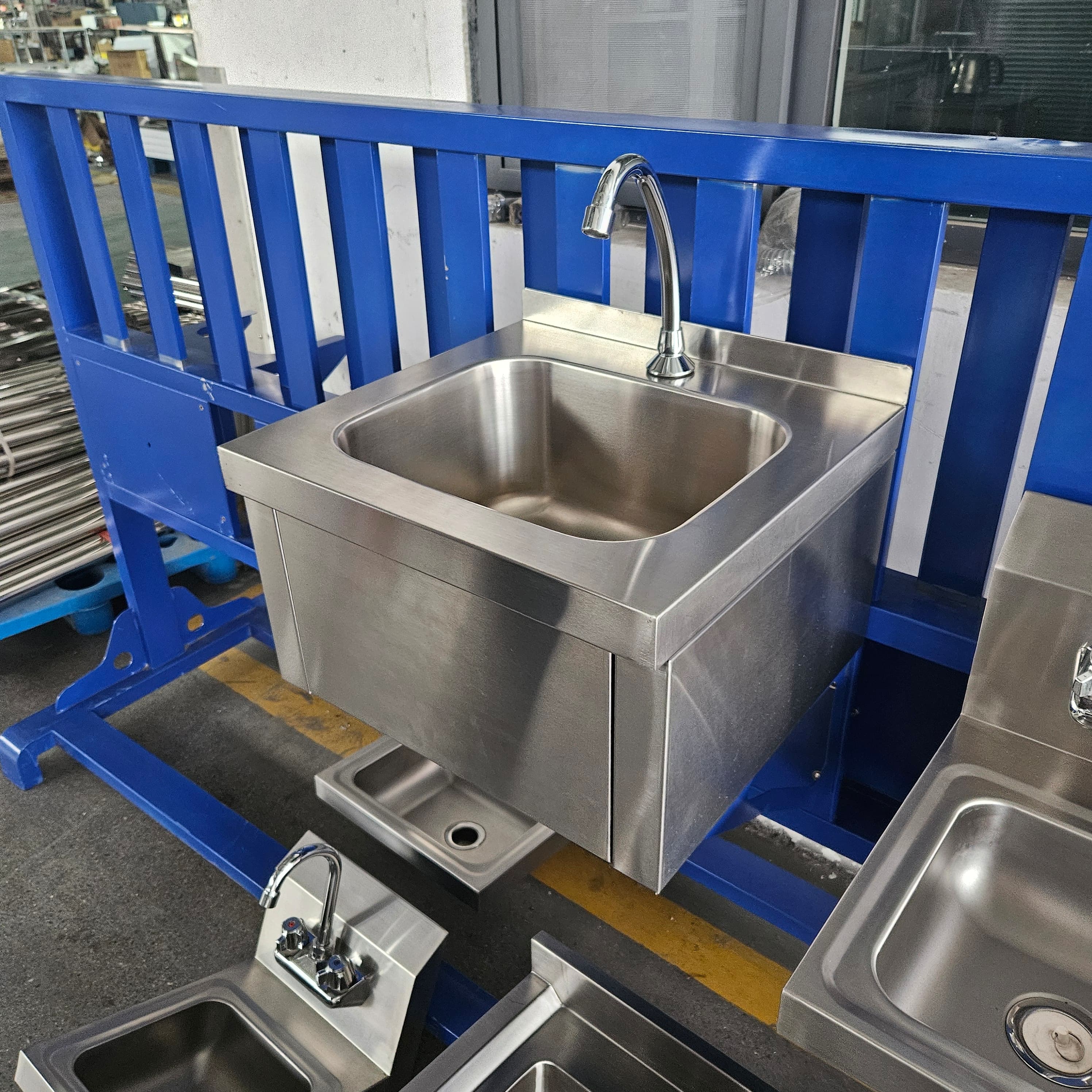 Commercial Kitchen Stainless S - مراجعة Commercial Quality Kitchen Faucet وسعره