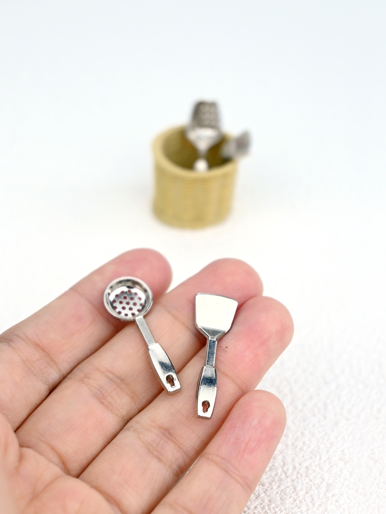 A Set of Four Miniature Kitche - مراجعة Commercial Kitchen Setup وسعره